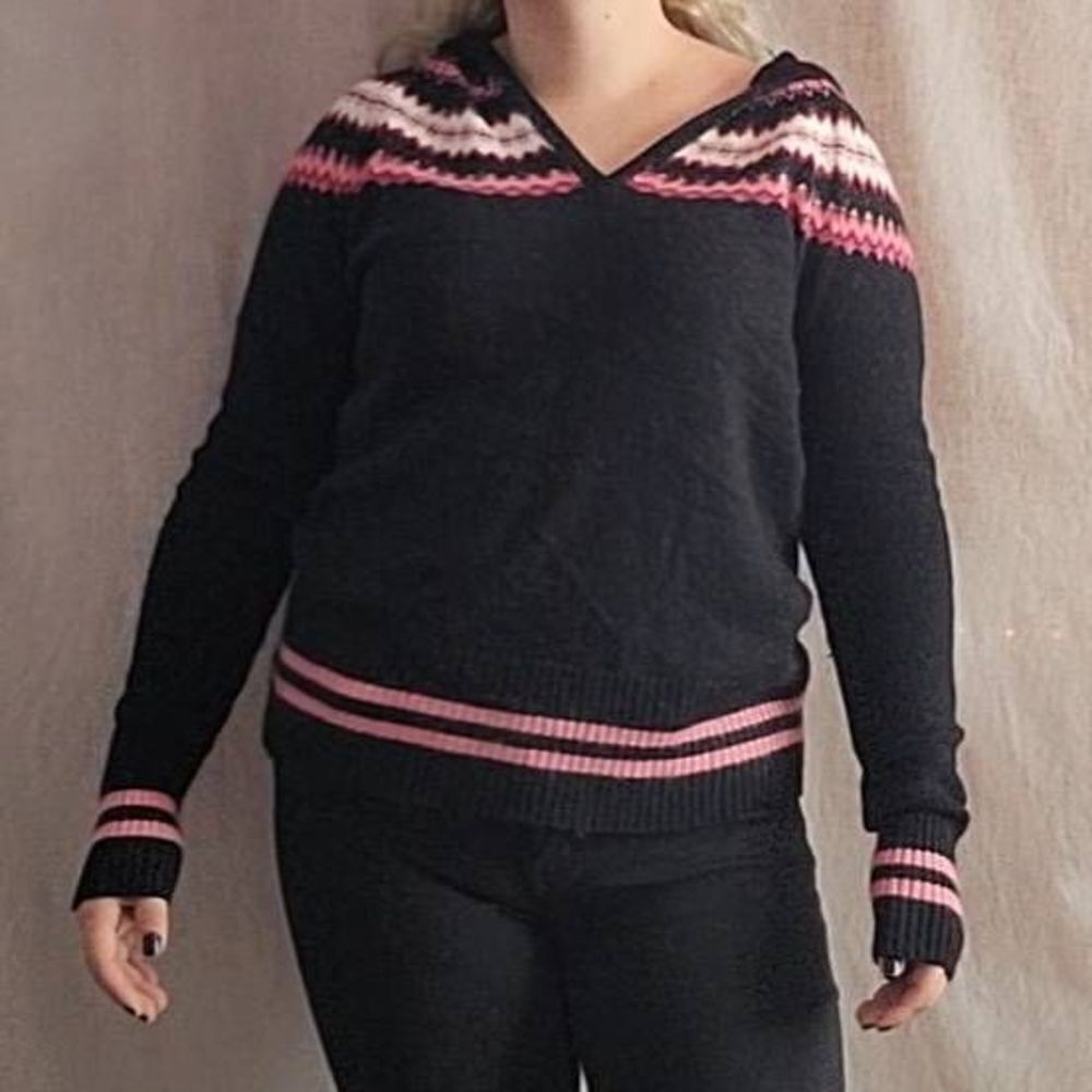 Vintage hooded long sleeved angora blend Nordic print sweater XL kirra brand